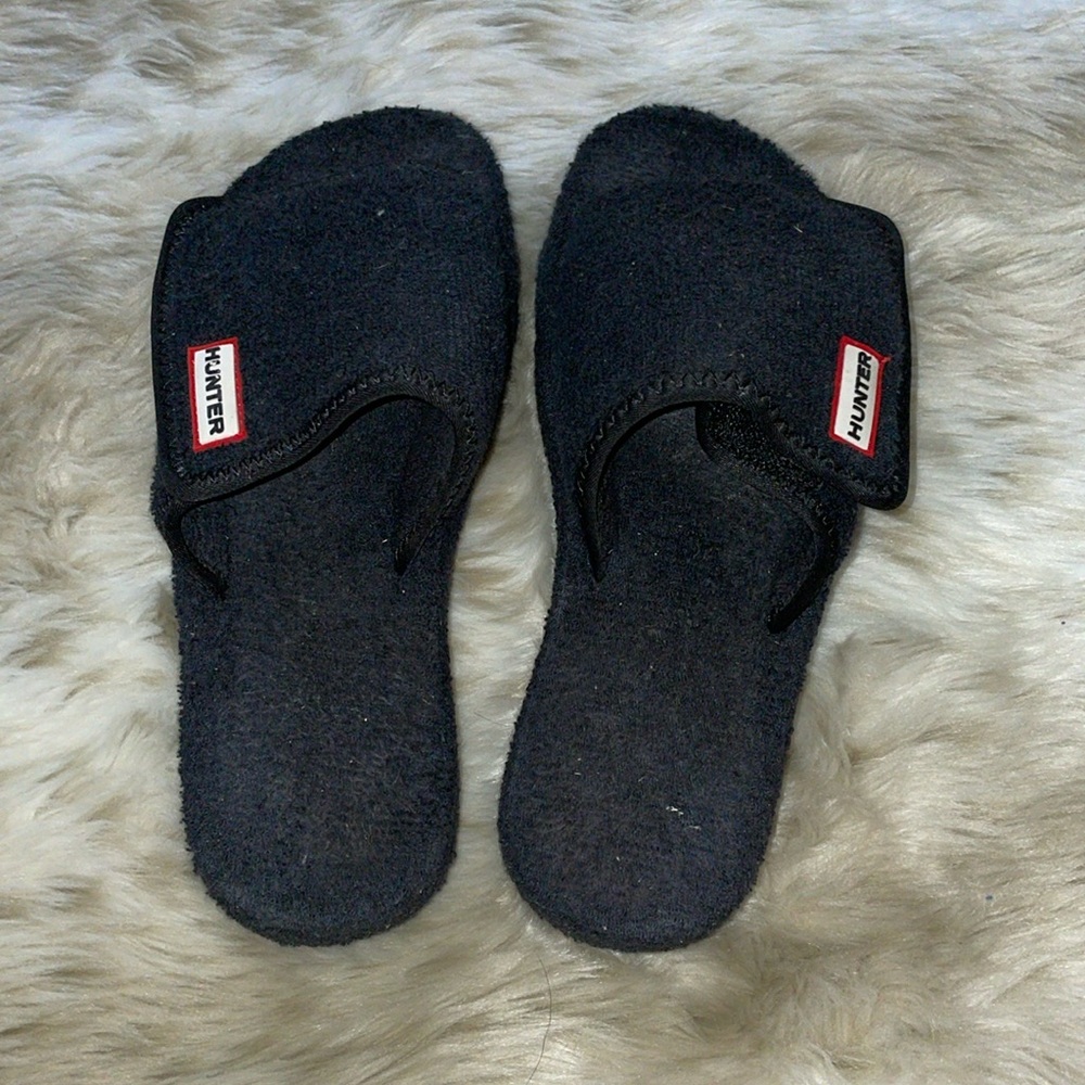 Hunter Fuzzy Velcro Slipper Slides Size 7 - image 1